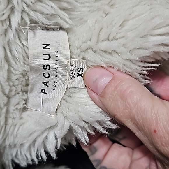 PACSUN - Picture 4 of 4